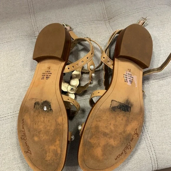 Women's Tan Sandals with Pearl Accents - Picture 5 of 6